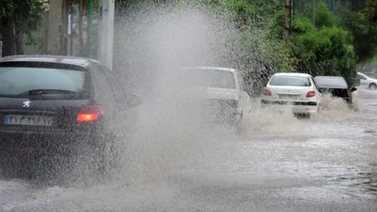 اداره کل هواشناسی استان تهران با صدورهشدارزرد اعلام کرده که از بعدازظهر شنبه سامانه‌ای بارشی وارد استان می‌شود. مقام‌ها هشدار داده‌اند که بارش باران و برف، وزش باد شدید مورد انتظار است.