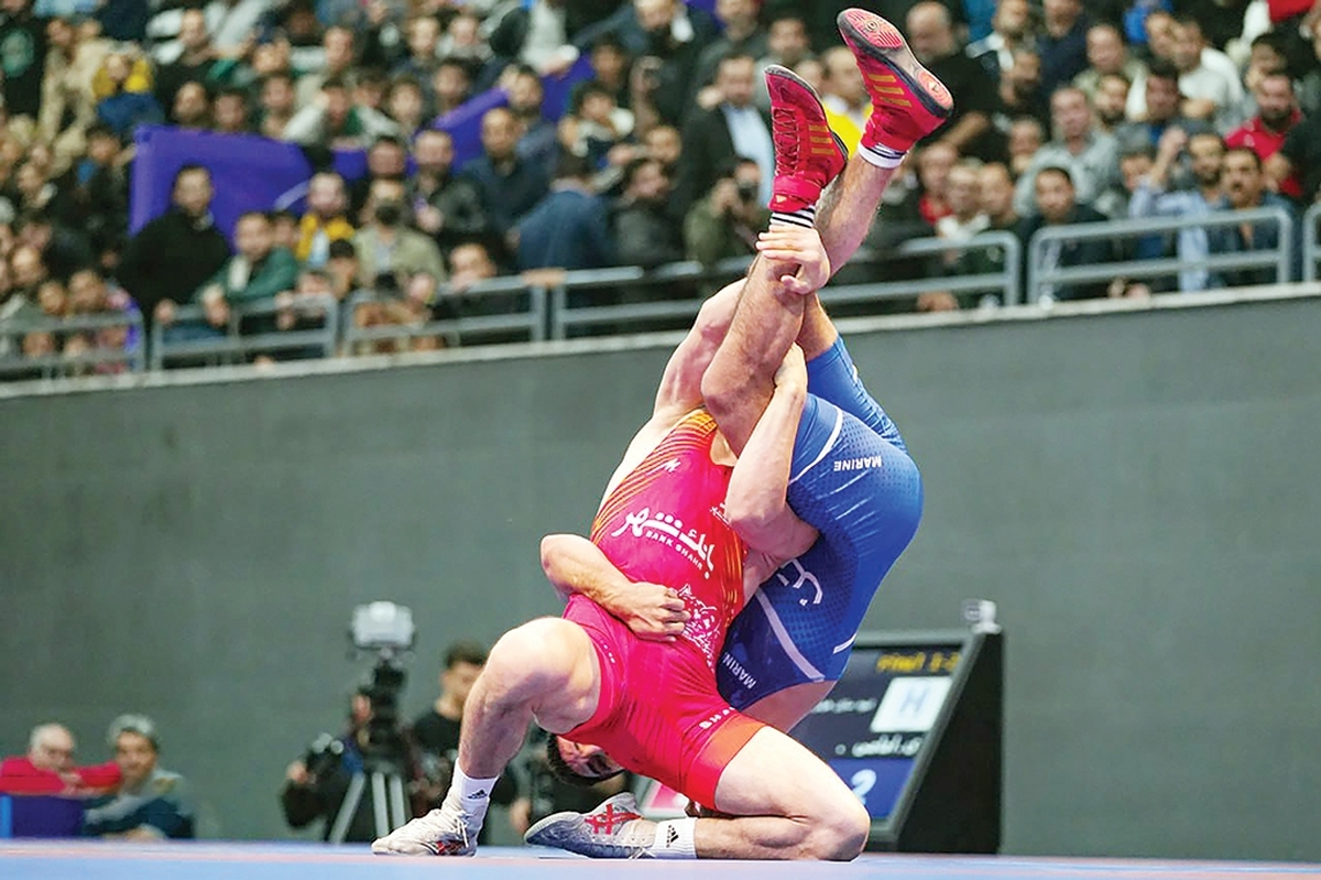 روز پرهیاهوی سالن شهدای هفتم‌تیر با قهرمانی تیم کشتی آزاد بانک‌شهر به شب رسید تا جام قهرمانی را شاگردان رضا یزدانی بالای سر ببرند. البته این قهرمانی در یک فضای پرالتهاب به‌دست آمد.