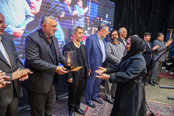 تا غزل هست، نام حسین منزوی زنده خواهد ماند