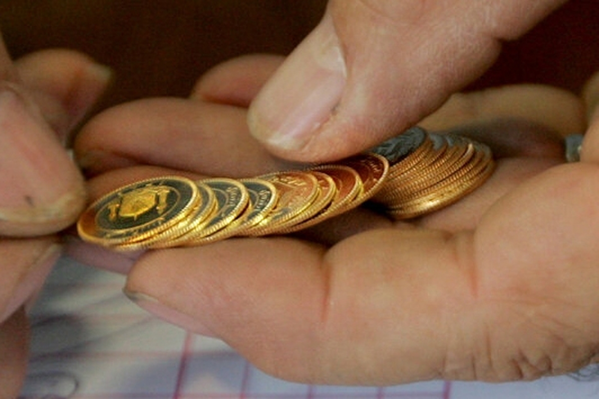 قیمت انواع سکه و مصنوعات طلا در بازار تهران با افزایش قیمت دلار در بازار آزاد روز شنبه (۲۲ آذرماه) بعد از یک اصلاح کوتاه قیمتی در اواخر هفته گذشته، دوباره در مسیر صعودی قرار گرفت و رکورد‌های جدیدی را ثبت کرد.