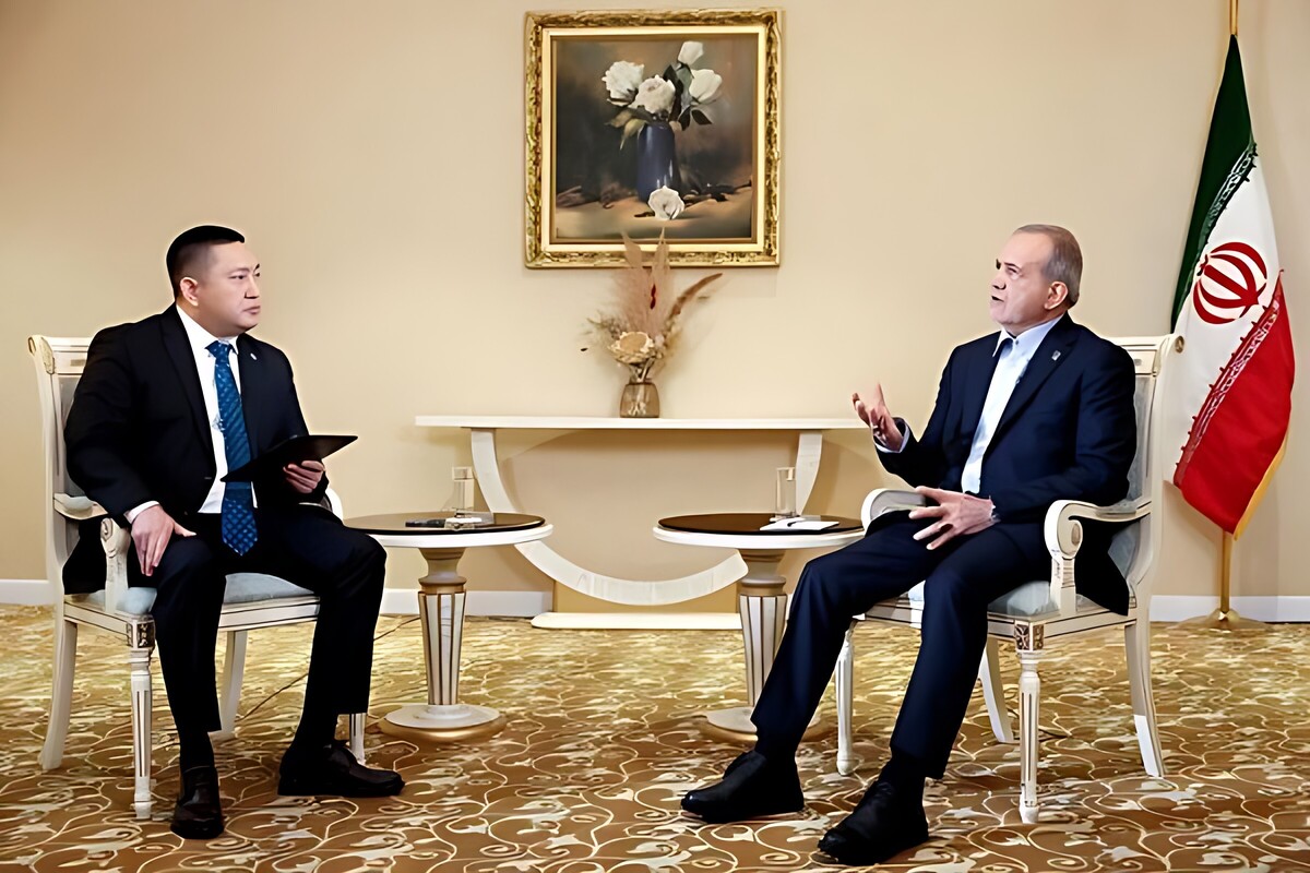 رئیس جمهور با اشاره به زمینه‌ها و ظرفیت‌های متنوع همکاری ایران و قزاقستان گفت: گسترش و تعمیق روابط ایران و قزاقستان به نفع مردم دو کشور و همه کشورهای منطقه است.