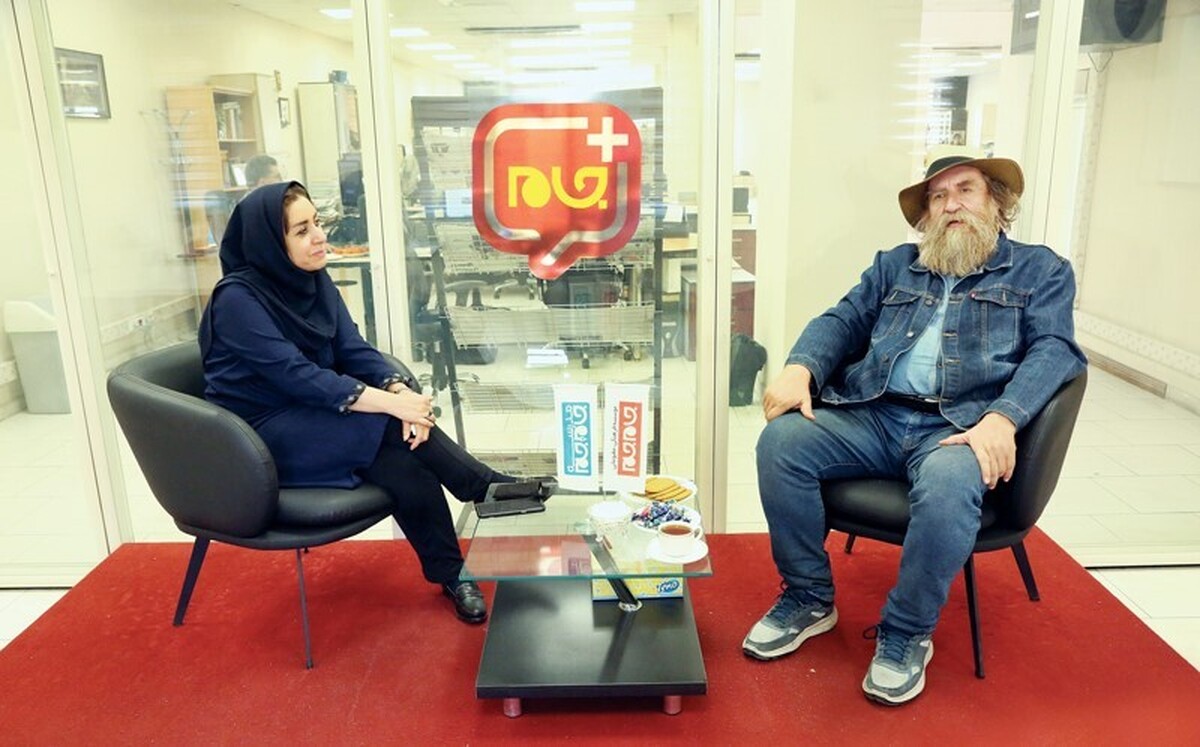 ایکوم تنها نهاد موزه‌ای وابسته به شورای بین‌المللی موزه‌هاست که در چارچوب مأموریت و راهبرد خود، اهداف و وظایف متنوعی را پیگیری می‌کند. ازجمله این اهداف می‌توان به فراهم‌آوردن بستر مناسب برای معرفی و اطلاع‌رسانی در حوزه موزه‌ها اشاره کرد. این نهاد همچنین در راستای افزایش آگاهی عمومی درباره جایگاه و اهمیت موزه‌ها تلاش می‌کند. یکی دیگر از وظایف کلیدی ایکوم، معرفی موزه‌های ایران در عرصه بین‌المللی است. حاصل دیدار با سیداحمد محیط‌طباطبایی، رئیس ایکوم در دفتر روزنامه شکل‌گیری گفت‌وگویی است که در پی می‌آید.‌