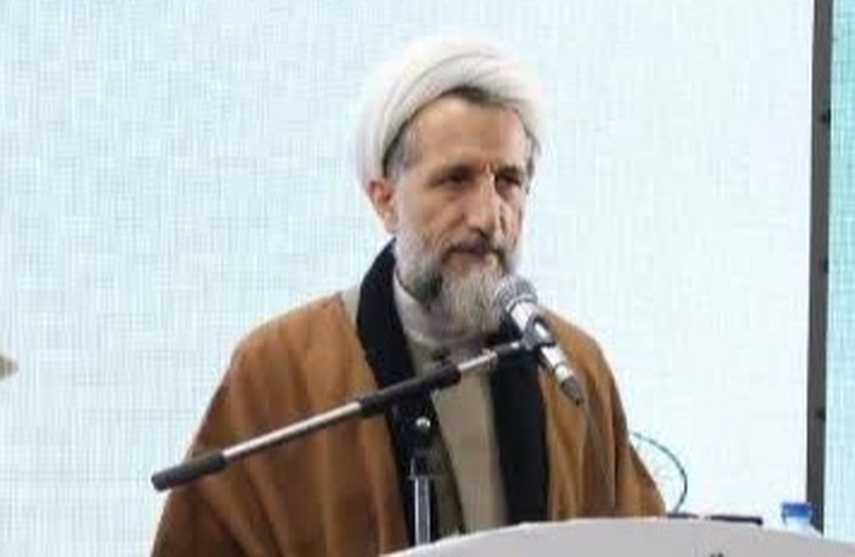 امام جمعه قزوین گفت: برگزاری همایش نهج البلاغه در نیروی انتظامی لبیک به فرمایش مقام معظم رهبری در سخنرانی آغاز سال جاری است که فرمودند امسال بیش از گذشته به مطالعه و انس با نهج البلاغه بپردازید. 