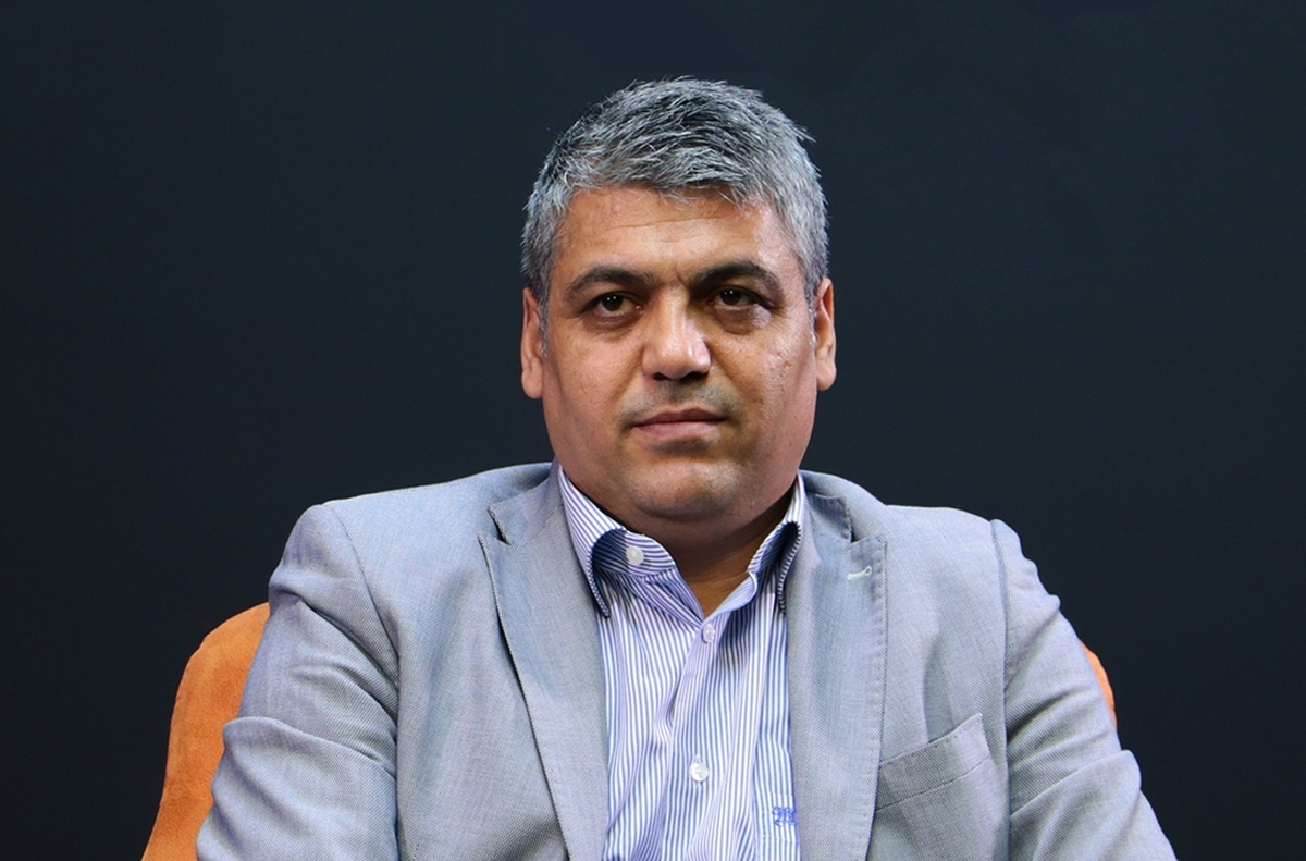 عارف آقاسی را می‌توان بزرگ‌ترین اشتباه محاسباتی استقلال در زمینه خرید بازیکن در سال‎های اخیر محسوب کرد. عملکرد ضعیف مقابل الوصل در آسیا، اشتباهات فاحش مقابل پیکان، وداع با استقلال در میکسدزون خبرنگاران و اصرار برای جدایی به فاصله کمتر از شش ماه از پیوستن نجومی‌اش به استقلال کار را لحظه به لحظه برای او سخت‌تر کرد.  