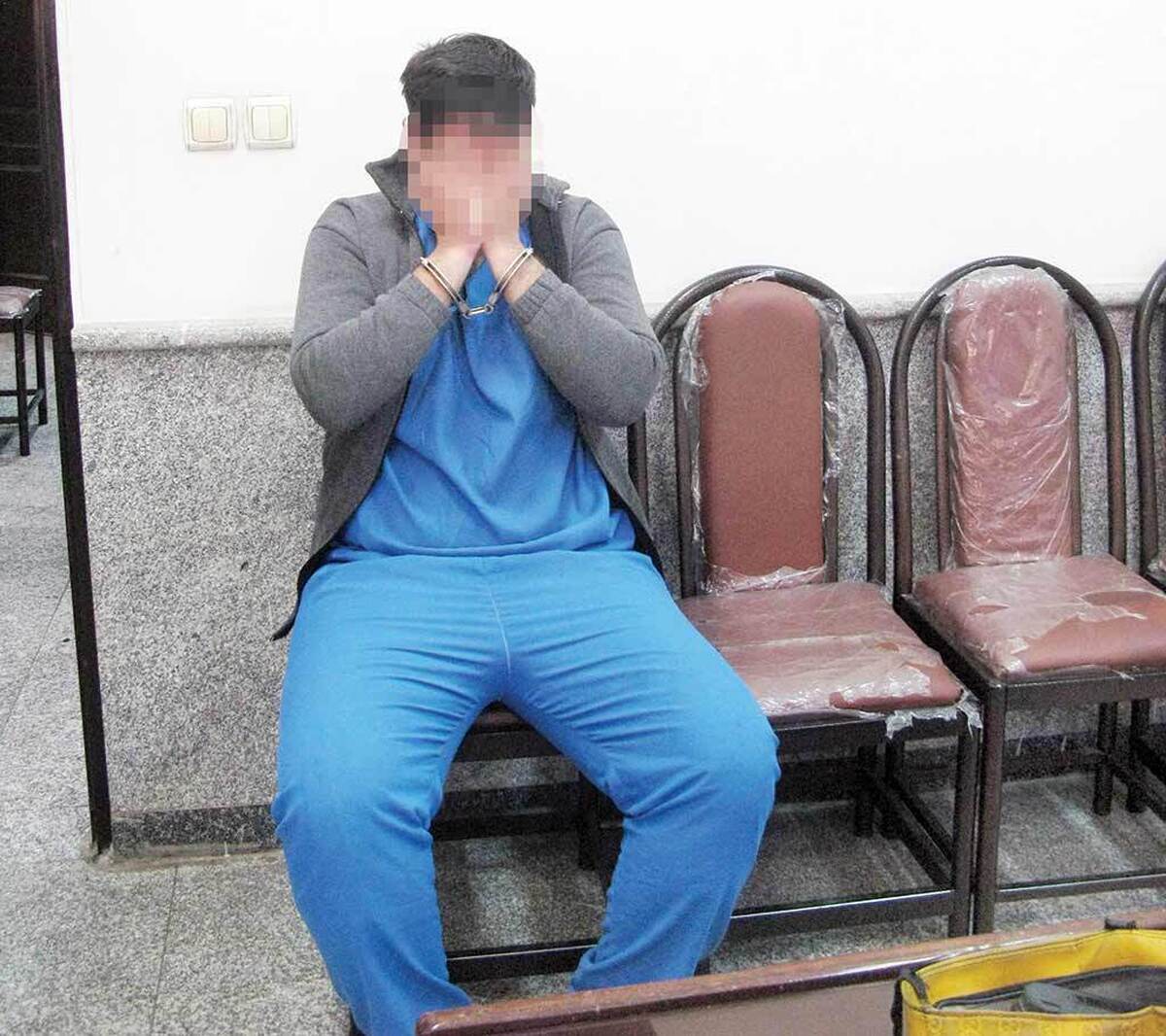 پسر ۱۸ساله که به‌اتهام رابطه عاشقانه با یک زن بازداشت شده بود دیروز به قتل شوهر این زن با شلیک گلوله اعتراف کرد.متهم قراربود دربرابر این جنایت خودروی مقتول، ۵۰میلیون تومان پول وقطعه زمین دومیلیارد تومانی را به‌عنوان دستمزد بگیرد.