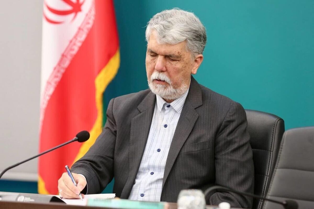 اعضای هیات علمی بیستمین جشنواره بین‌المللی شعر فجر در احکامی جداگانه از سوی وزیر فرهنگ و ارشاد اسلامی منصوب شدند.