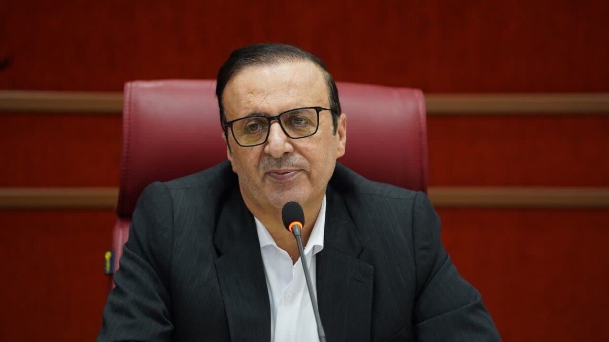 استاندار قزوین گفت: بخشی از نارضایتی‌های اجتماعی ناشی از عملکرد ضعیف دستگاه‌ها و نگاه از بالا به مردم است.