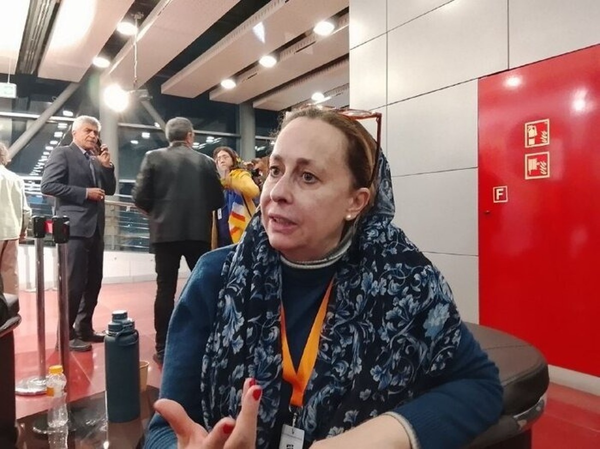 آنا ماری آلوارز موریل، فیلمساز اسپانیایی و عضو هیات داوران نوزدهمین جشنواره فیلم‌های مستند (حقیقت) با بیان این‌که ایران برای من همیشه نه به واسطه نامش از نظر معماری که سرزمین هنر و فرهنگ است، اظهار داشت: من دیگر نمی‌گویم وزیر فرهنگ شما که وزیر فرهنگ ما هم است.