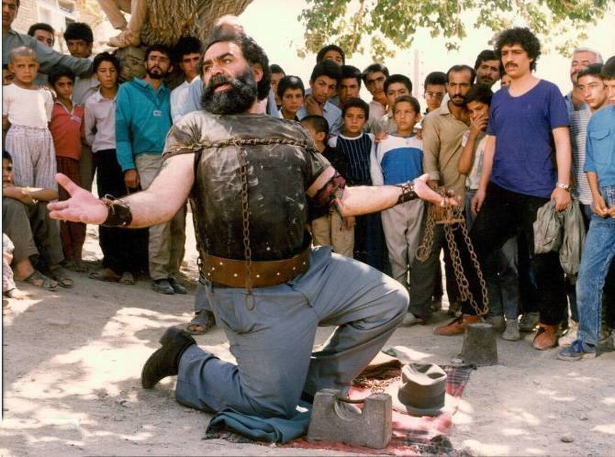 شبکه نمایش همزمان با زادروز مهدی فتحی، بازیگر ماندگار سینما و تلویزیون ایران، فیلم سینمایی «دستمزد» را روانه آنتن می‌کند؛ اثری که یکی از نقش‌آفرینی‌های شاخص این هنرمند فقید را در خود جای داده است.