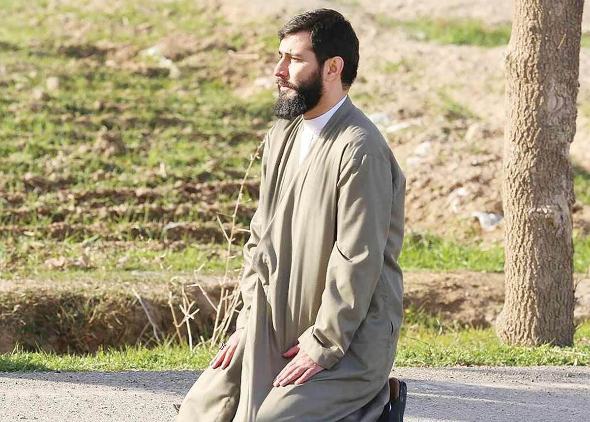 با پخش سریال «میراث»، تلویزیون شاهد یکی از متفاوت‌ترین روایت‌های سال‌های اخیر بود‌؛ اثری که روحانیت را نه در جایگاه منبر، که درمیدان عمل تولیدملی به تصویر کشید تا نشان دهد ایمان، فقط گفتارنیست ومی‌تواند موتور اقتصاد را روشن کند.