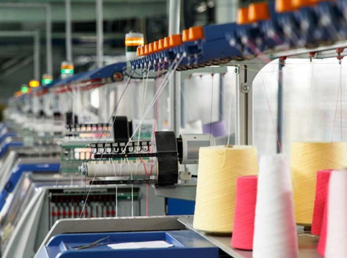 در همایش بانوان کارآفرین حوزه پوشاک استان البرز، مدیرکل صنعت، معدن و تجارت استان، با تأکید بر جایگاه راهبردی صنعت نساجی و پوشاک، نقش بانوان را در توسعه اقتصادی، تکمیل زنجیره ارزش و مقابله با قاچاق کالا، نقشی تعیین‌کننده و اثرگذار دانست.