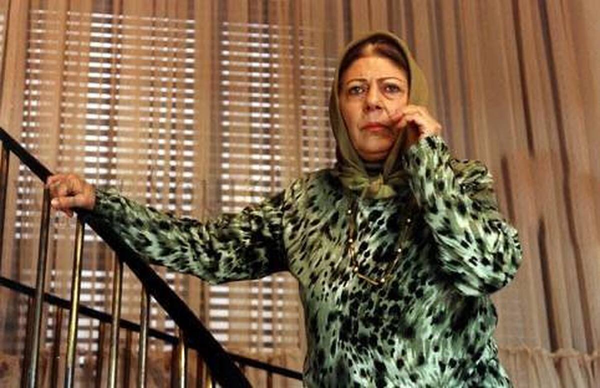 شبکه نمایش همزمان با زادروز ثریا قاسمی، بازیگر پیشکسوت سینما و تلویزیون، فیلم سینمایی «بله‌برون» را در جدول پخش خود قرار داده است تا یاد و نام این هنرمند را گرامی بدارد.