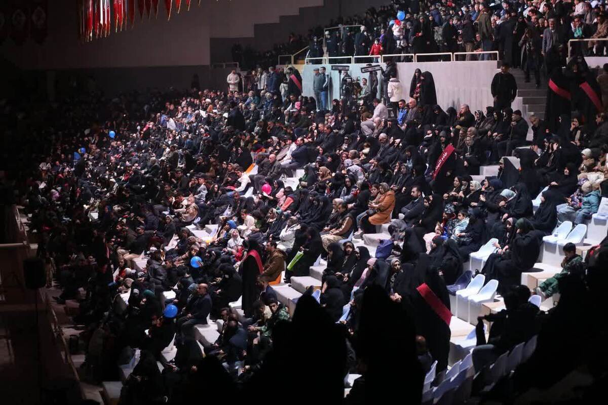 استاندار البرز از مردم انقلابی و شهید پرور استان برای حضور در کنگره ملی ۵۵۸۰ شهید والامقام استان البرز دعوت کرد.