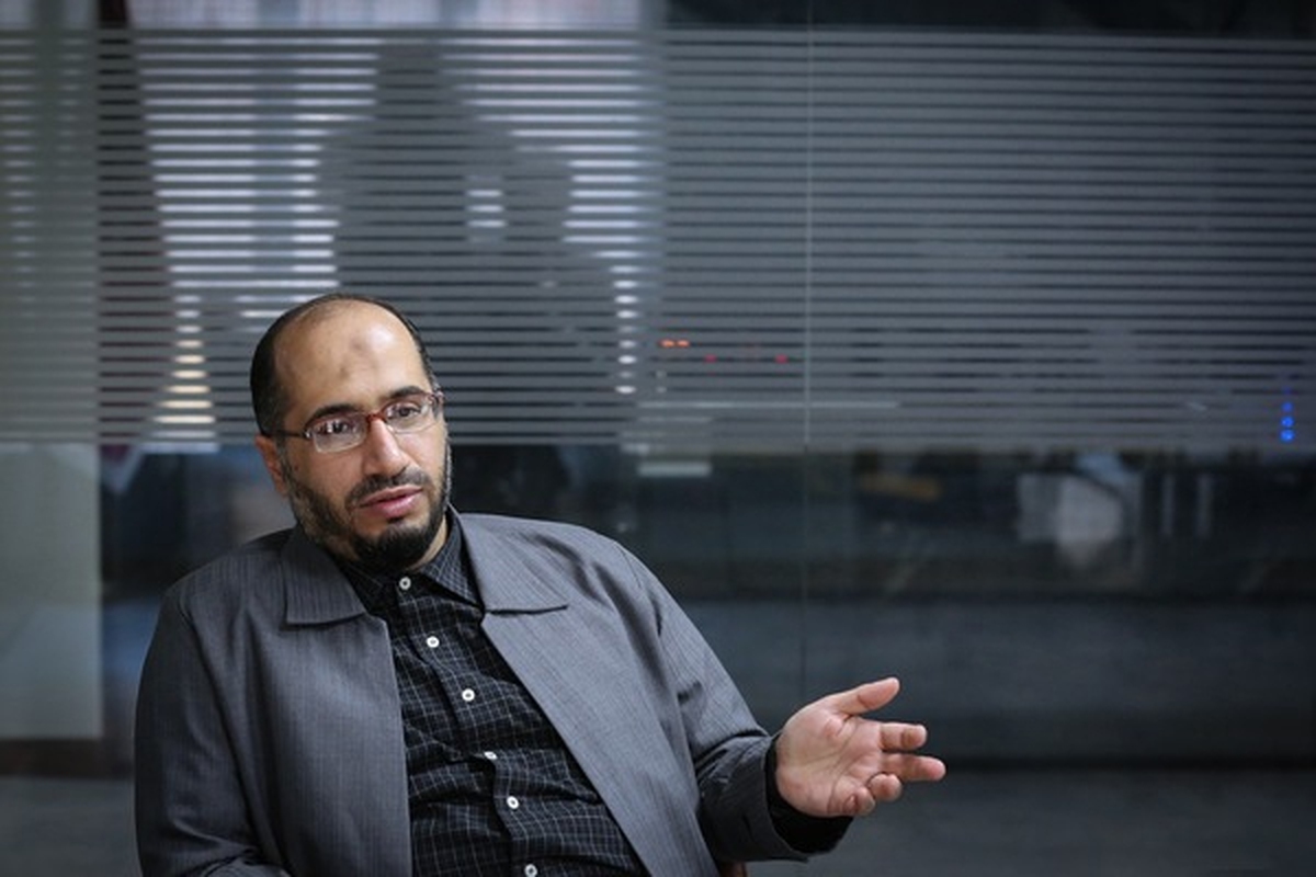 مسائل فرهنگی علیرغم اهمیت و تاثیرگذاری بسیاری که در جامعه دارند، در بسیاری از تصمیمات و سیاست‌های کلان نادیده گرفته می‌شوند یا آن‌طور که باید و شاید به آنها پرداخته نمی‌شود و به اصطلاح در «حاشیه» می‌مانند. از سوی دیگر، نفوذ شبکه‌های اجتماعی و همه‌گیر‌شدن آنها باعث شده شاهد هجمه‌های فرهنگی و نشانه‌گرفتن فرهنگ اصیل ایرانی و اسلامی در جامعه باشیم.