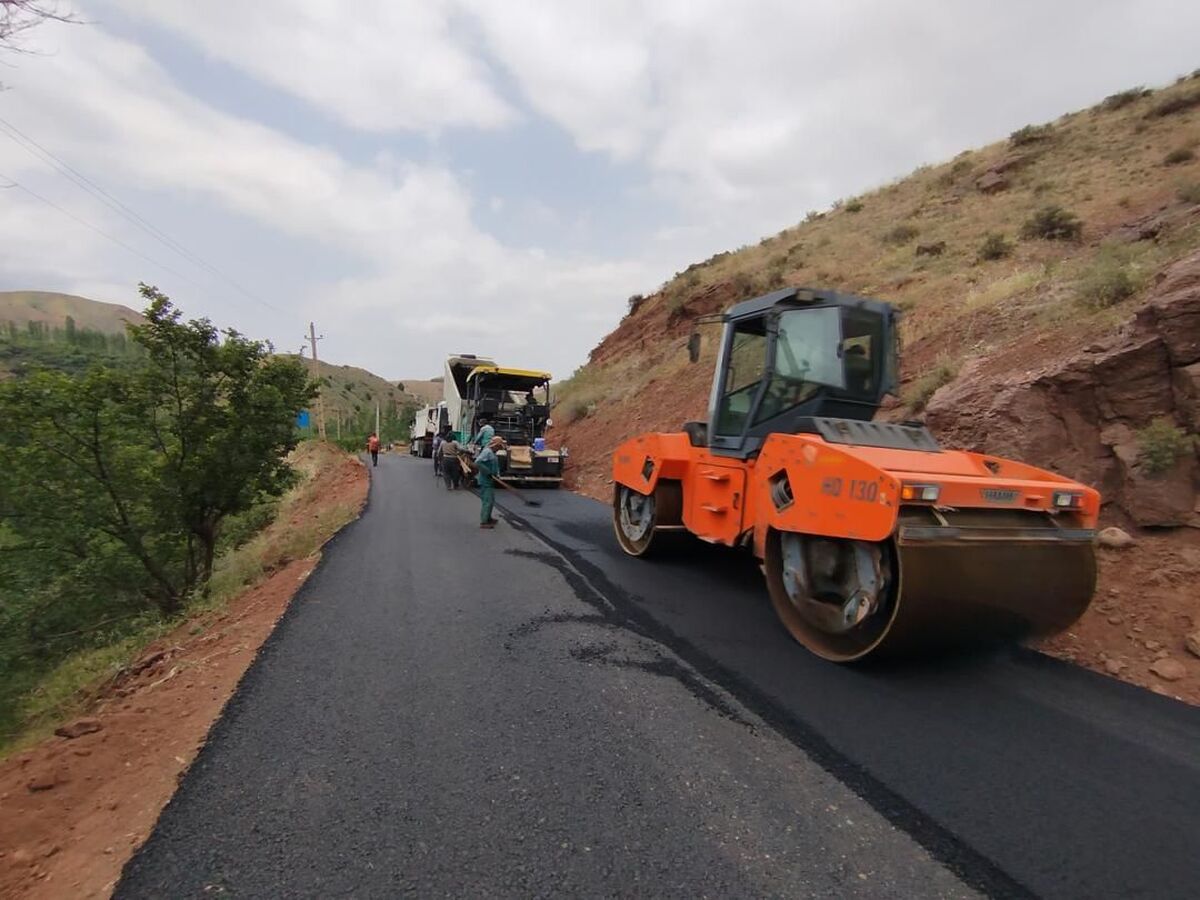 اجرای این حجم از عملیات با هدف بهبود کیفیت راه‌ها، افزایش ایمنی کاربران جاده‌ای و تسهیل تردد ساکنان مناطق روستایی انجام شده است.