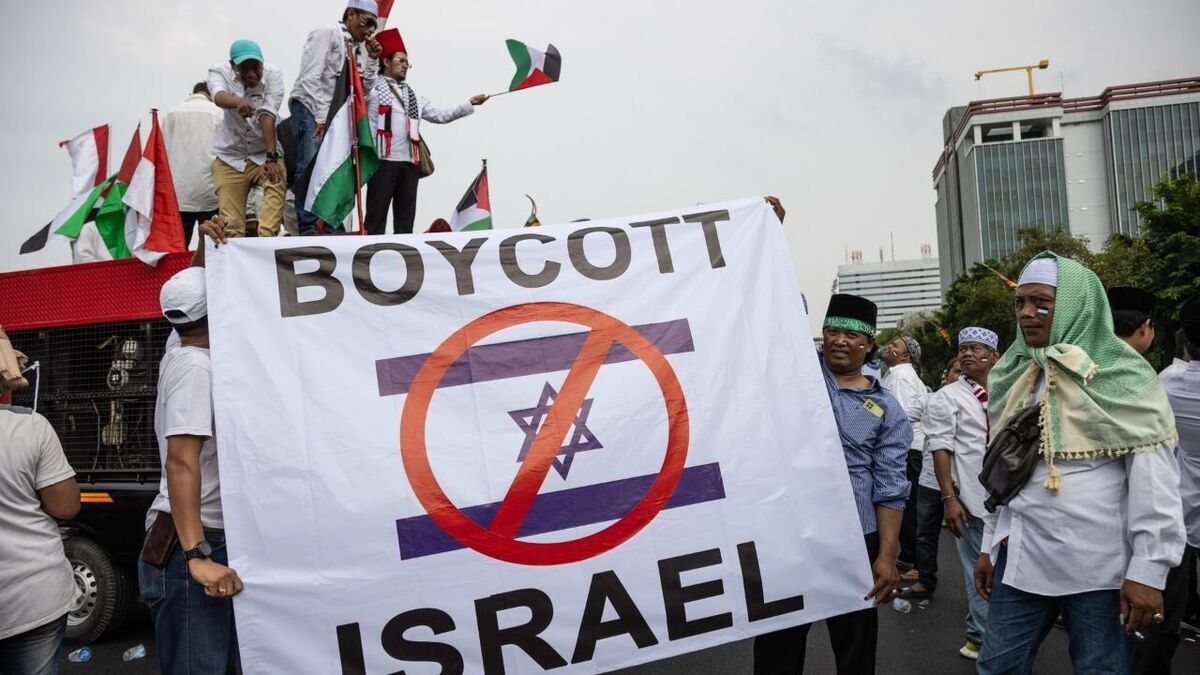 روزنامه «لا لیبر بلژیک» گزارش داد که ۱۷۰ هنرمند بلژیکی با انتشار بیانیه‌ای مشترک، تصمیم سازمان رادیو و تلویزیون این کشور برای شرکت در مسابقه آواز «یوروویژن ۲۰۲۶» را به دلیل حضور اسرائیل در این رقابت‌ها محکوم کردند.