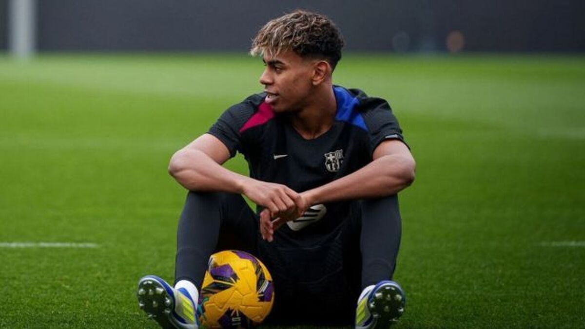 اسطوره فوتبال مراکش به انتقاد از ستاره جوان بارسلونا، گفت: او با انتخاب بازی برای اسپانیا به جای مراکش، اشتباه کرده است.