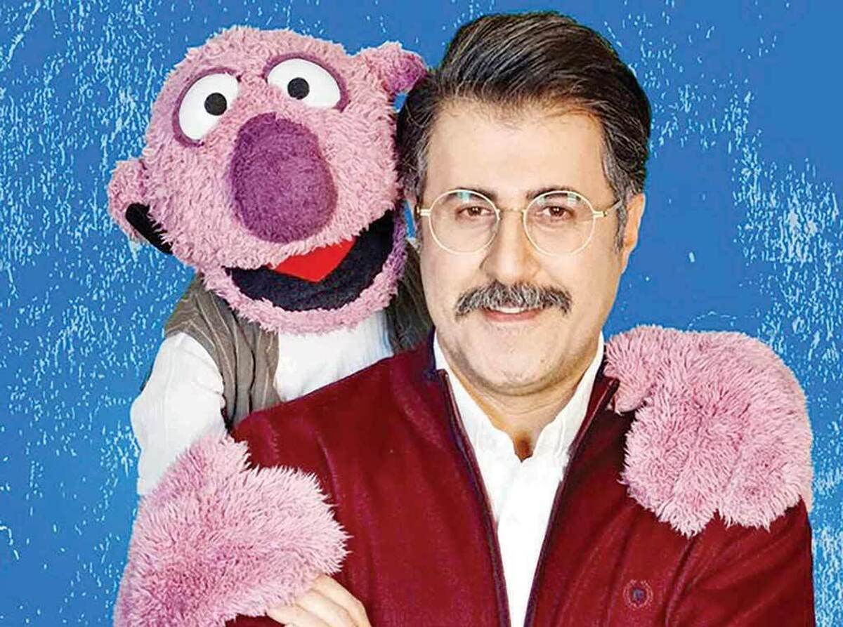 چندوقتی بودبسیاری ازمخاطبان پیگیر پخش فصل تازه برنامه«۱۰۰۱» بودند و در برخی پیامک‌های۱۶۲ هم سراغ آن را می‌گرفتند.حالا بانزدیک‌شدن به شب‌یلدا،جناب‌خان چهره‌محبوب مخاطبان ولبوفروش دوست‌داشتنی،قرار است ویژه‌برنامه‌ای را با همراهی هومن حاجی‌عبد‌اللهی مجری جدید این برنامه، روی آنتن ببرد تا هدیه ویژه‌ای را به مخاطبان بدهد. البته ویژه‌برنامه شب یلدا، شروعی برای فصل تازه این برنامه خواهد بود.