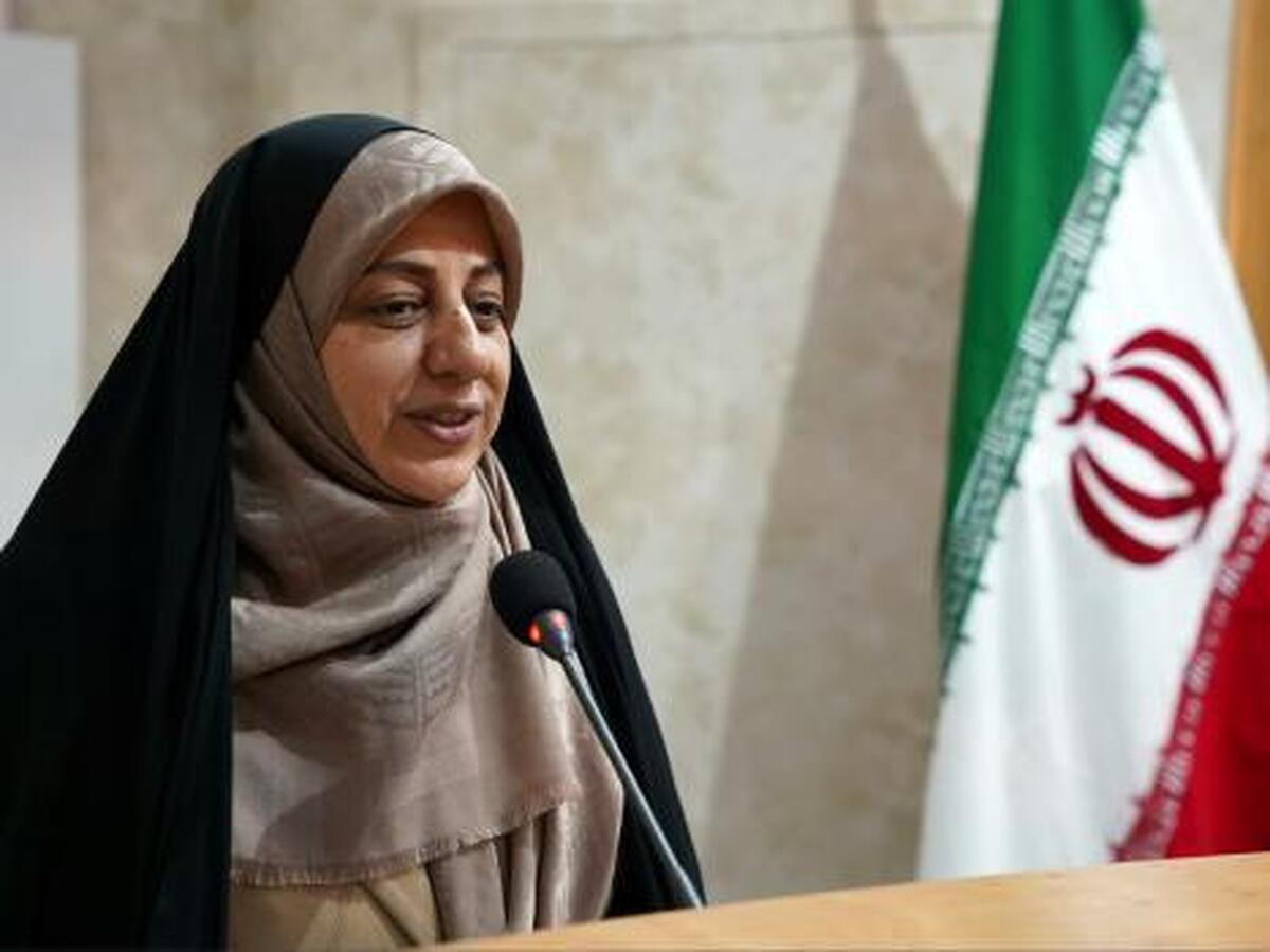 مدیرکل دفتر امور بانوان و خانواده استانداری قزوین در جشن بزرگ مهر مادرانه نقش کلیدی مادران در تربیت نسل آینده را یادآور شد و توازن میان حضور اجتماعی زنان و تحکیم بنیان خانواده را ضرورتی انکارناپذیر دانست.