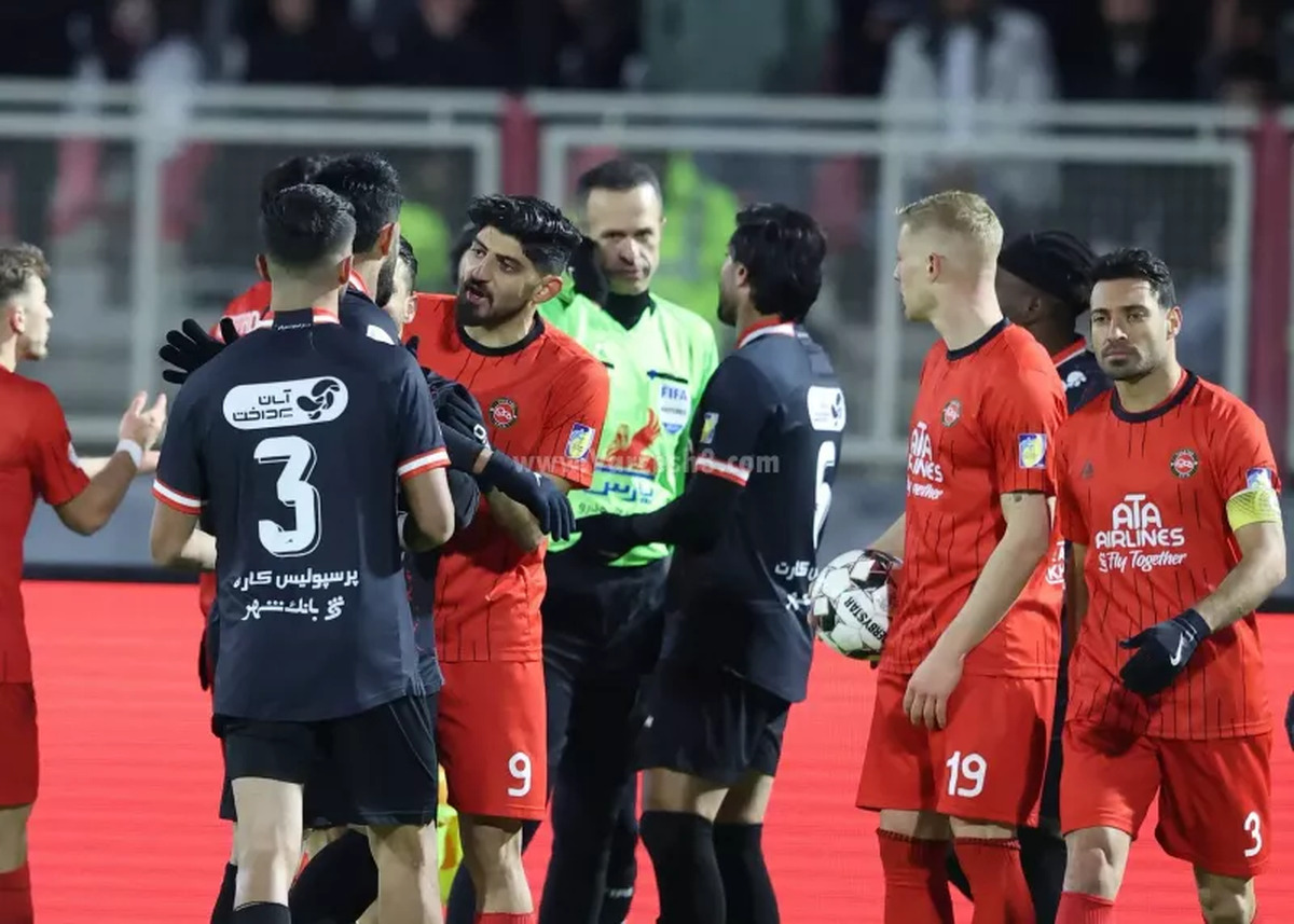 محمدحسین کنعانی‌زادگان و شجاع خلیل‌زاده سال هاست با هم رفاقت دارند. دو مدافع ملی‌پوش که سال‌ها در کنار هم بازی کرده‌اند، رفاقتی قدیمی دارند و بارها از صمیمیت و احترام متقابل‌شان گفته شده است.