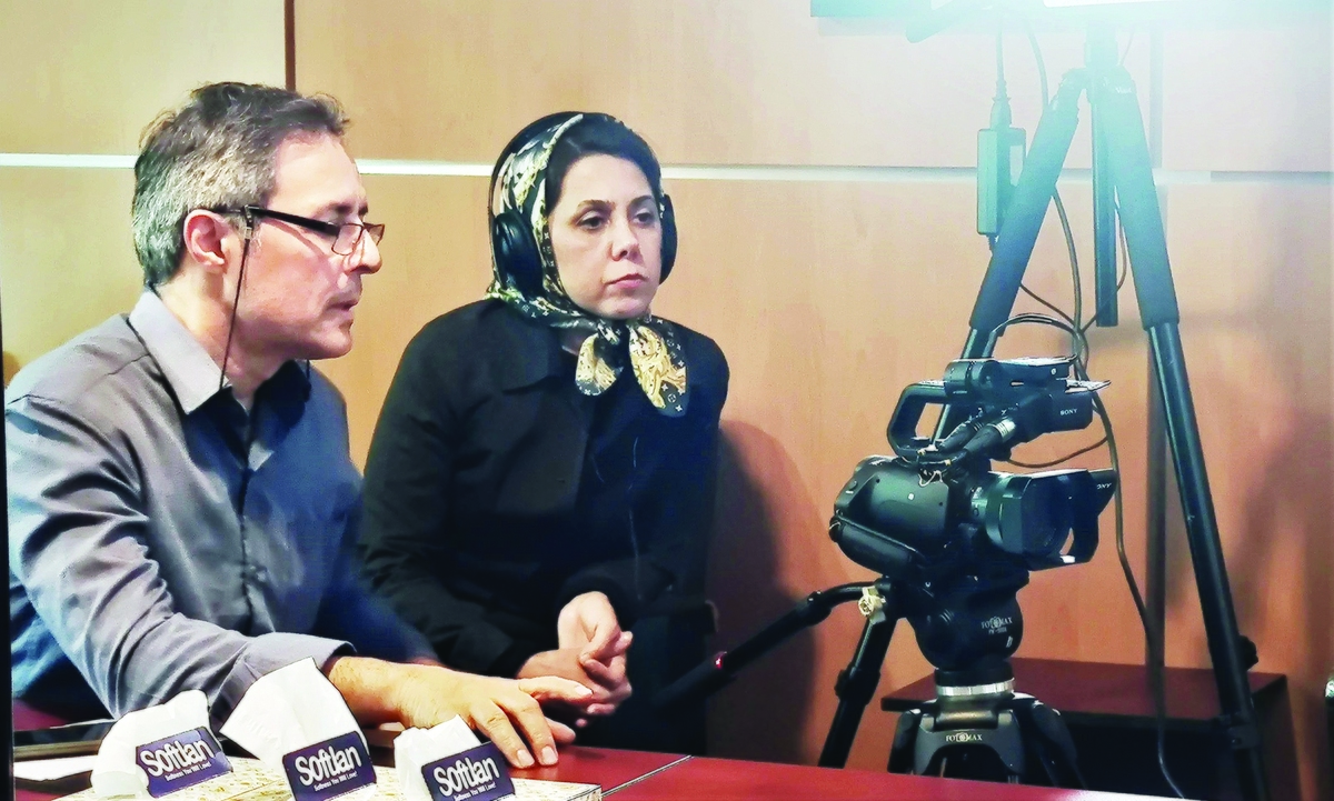 کتایون جهانگیری، تهیه‌کننده آثار نمایشی، با تأکید بر ضرورت شناخت عمیق و بی‌واسطه از زیست دانشجویی، معتقد است پرداختن به مسائل آنان بدون در نظر گرفتن ابعاد جامعه‌شناختی و اقتصادی، به کلیشه‌سازی و دوری از واقعیت می‌انجامد؛ آسیبی که هنوز در بسیاری از آثار نمایشی دیده می‌شود.