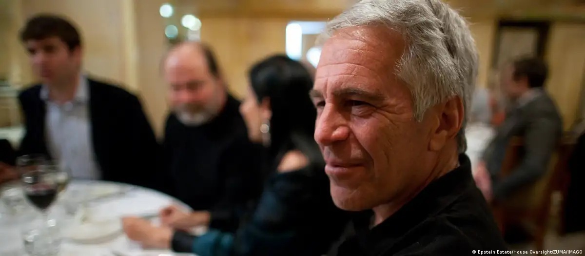 وزارت دادگستری آمریکا انتشار سوابق تحقیقات در مورد پرونده جنجالی جفری اپستین را آغاز کرد.