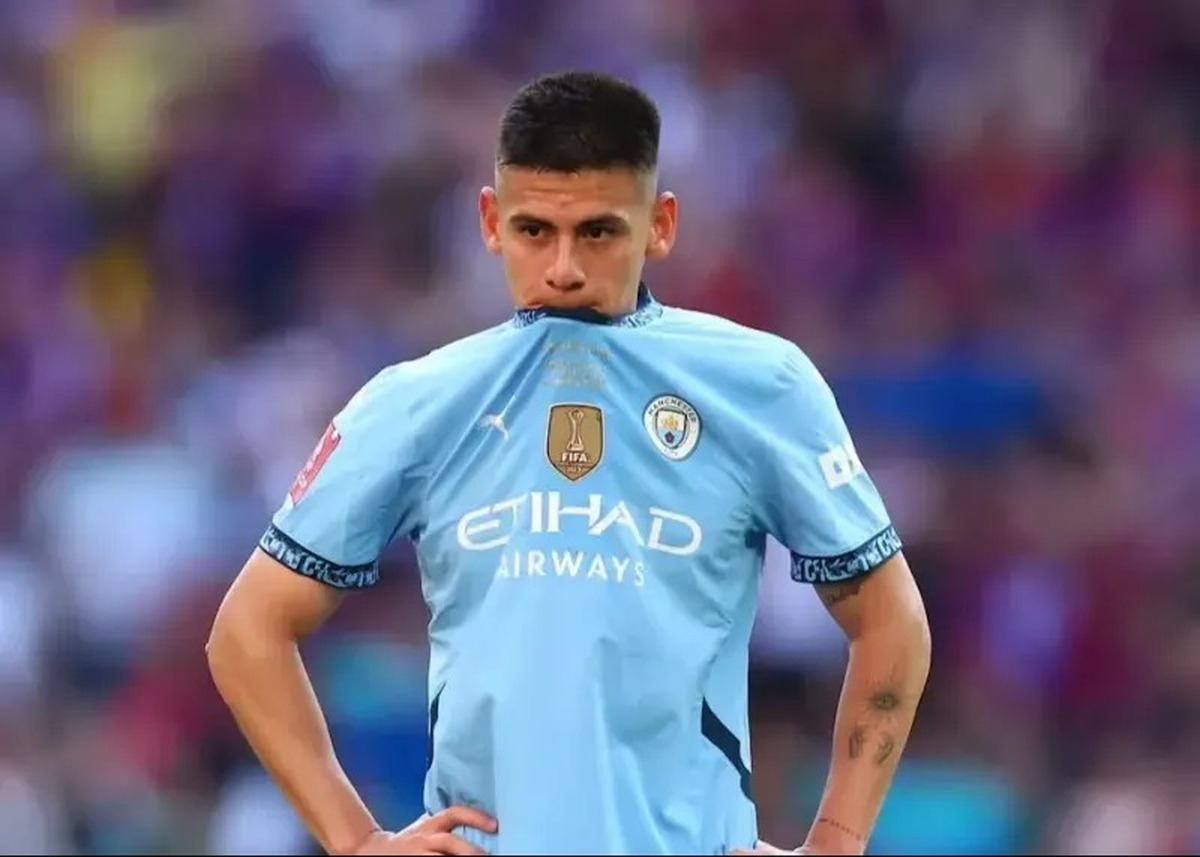 اچوری پس از دوران ناموفق در آلمان، به انگلیس بازمی‌گردد؛ هرچند انتظار می‌رود به صورت قرضی راهی خیرونا شود.