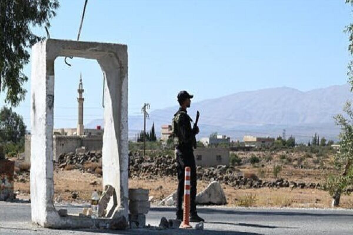 تلویزیون سوریه گزارش داد که خودروهای نظامی و تانک‌های اسرائیلی وارد جاده‌ای میان دو روستای بریقه و بئر عجم در جنوب این کشور شدند.