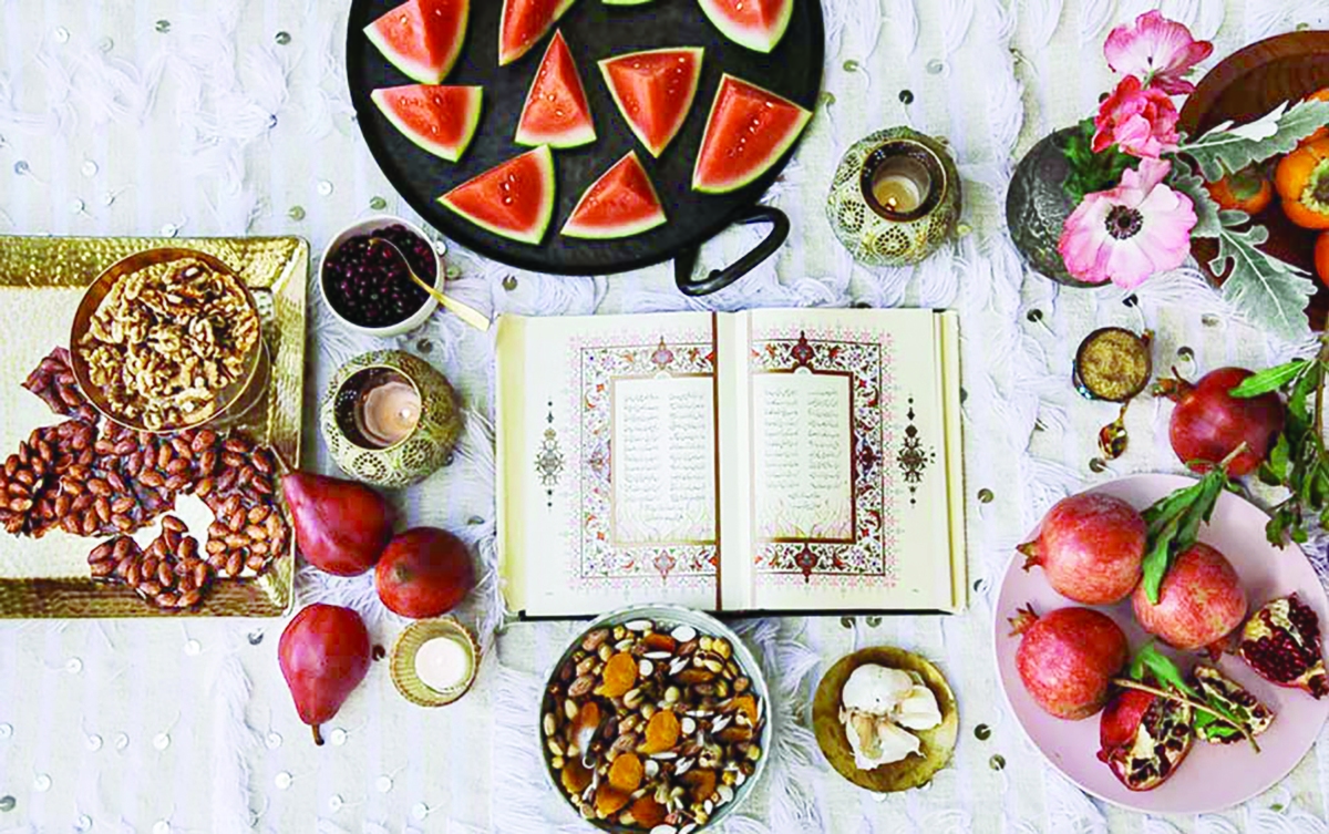 محمود جعفری‌دهقی یکی از پرسابقه‌ترین ایرانشناسان و استادرشته فرهنگ‌و‌زبان‌های باستانی دانشگاه تهران است. «گزیده اشعار خواجوی کرمانی»، «جرعه برخاک»، «درسنامه اوستا»، «راهنمای کتیبه‌های فاسی میانه»، «مجموعه مقالات همایش بین‌المللی زبان‌ها و گویش‌های ایرانی»، «به کوتاهی آه»، «تیشتر در آرزوی باران» و... برخی از تالیفات او در این سال‌ها به‌شمارمی‌رود. با این پژوهشگر درباره آیین شب یلدا به گفت‌وگو نشسته‌ایم.