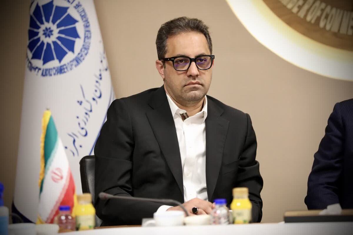 رئیس اتاق بازرگانی البرز با انتقاد از قاچاق‌انگاری خطاهای سیستمی و ناهماهنگی سامانه‌های دولتی، خواستار اصلاح قانون مبارزه با قاچاق کالا و ارز شد و تأکید کرد هزینه ضعف زیرساخت‌ها و بی‌اعتمادی حاکمیتی نباید بر دوش فعالان رسمی و شناسنامه‌دار اقتصادی کشور گذاشته شود.