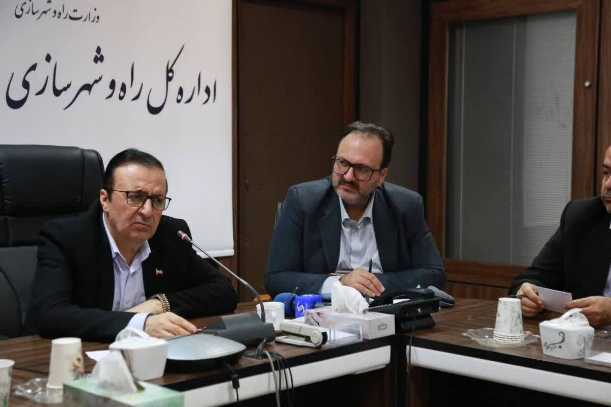 استاندار قزوین در جلسه شورای هماهنگی راه و شهرسازی استان، با قدردانی از خدمات، تلاش‌ها و پیگیری‌های مجموعه راه و شهرسازی، اقدامات انجام‌شده در این حوزه را قابل‌تقدیر، ارزشمند و اثرگذار دانست.