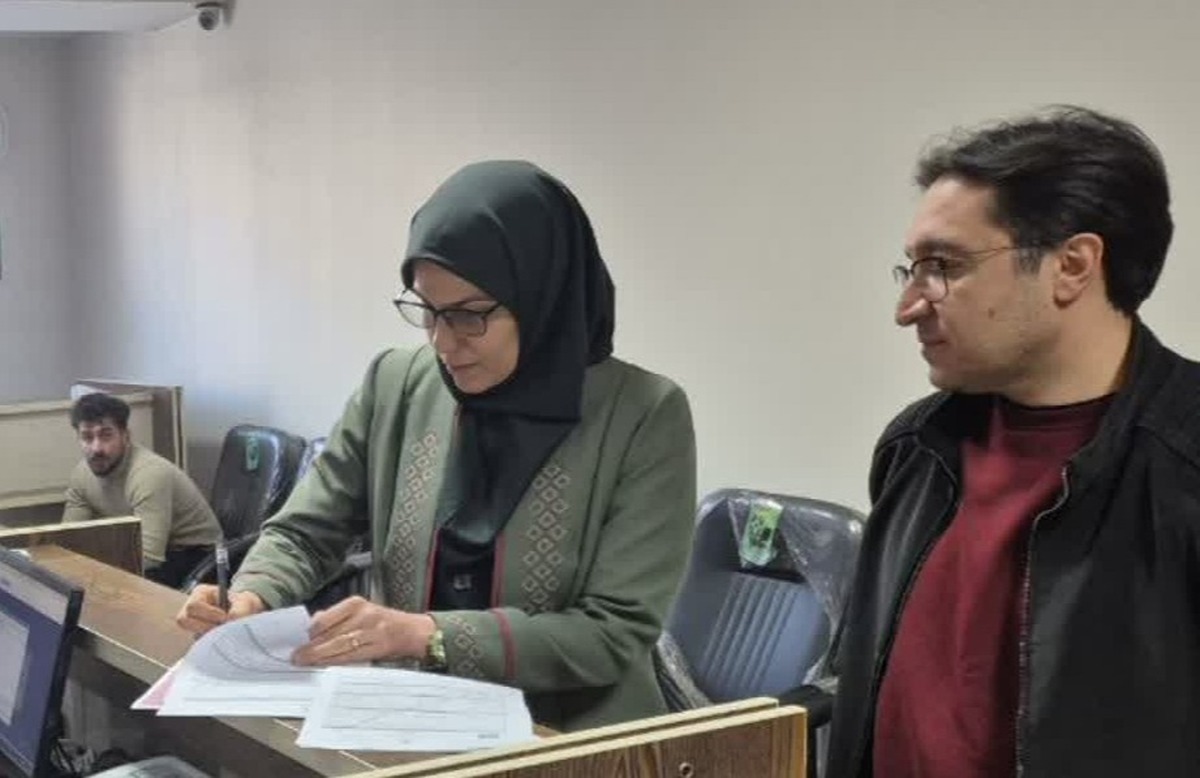 اسناد انتقال اراضی ملی به منظور اجرای طرح مسکن ملی، با حضور خانم دکتر اسدی، مدیرکل منابع طبیعی و آبخیزداری استان قزوین، در دفتر اسناد رسمی به امضا رسید.