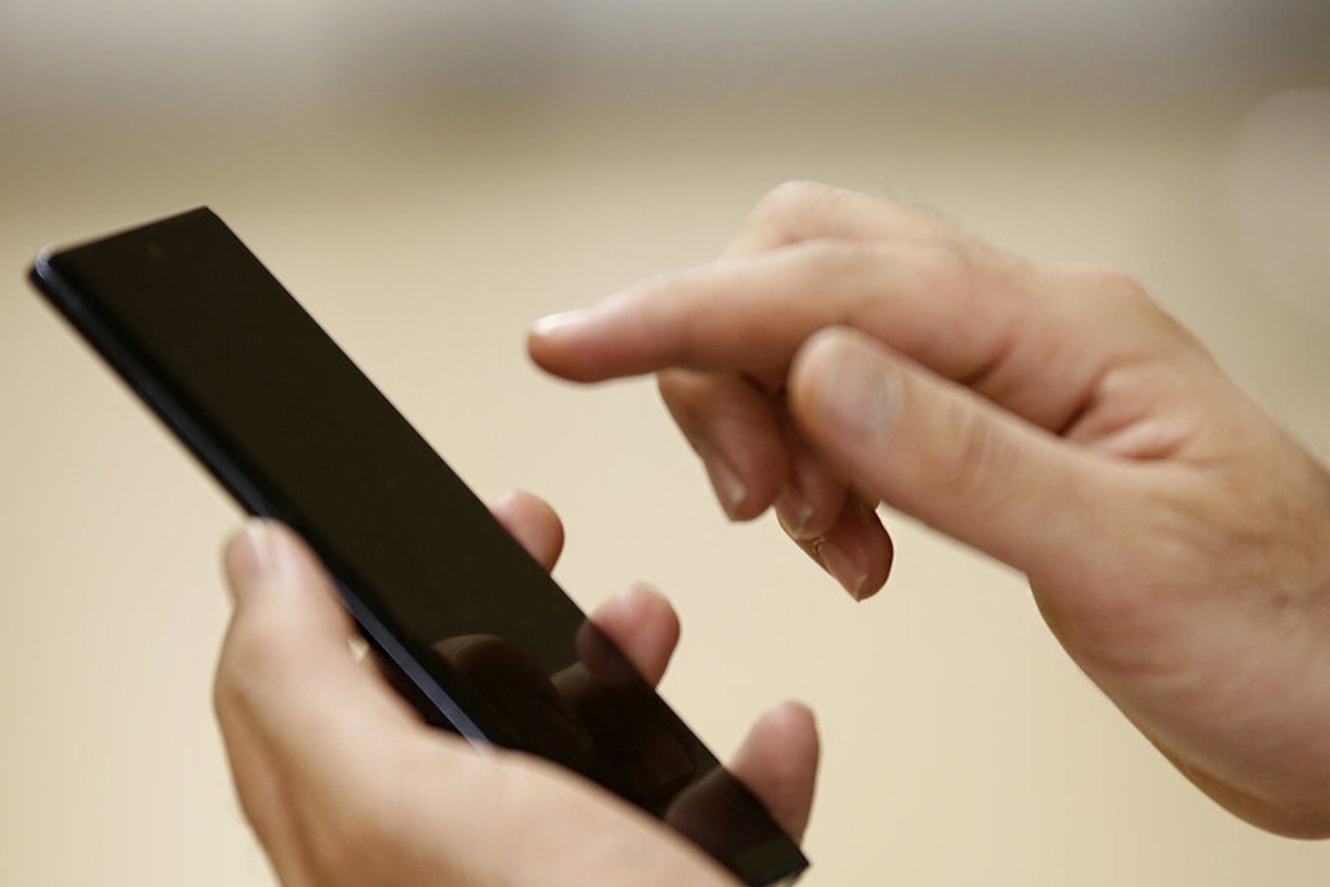 معاون اجتماعی و پیشگیری از وقوع جرم دادگستری استان تهران با اشاره به افزایش پیامک‌ها و لینک‌های جعلی از شهروندان خواست برای پیشگیری از کلاهبرداری، از باز کردن این گونه پیام‌ها خودداری کنند.