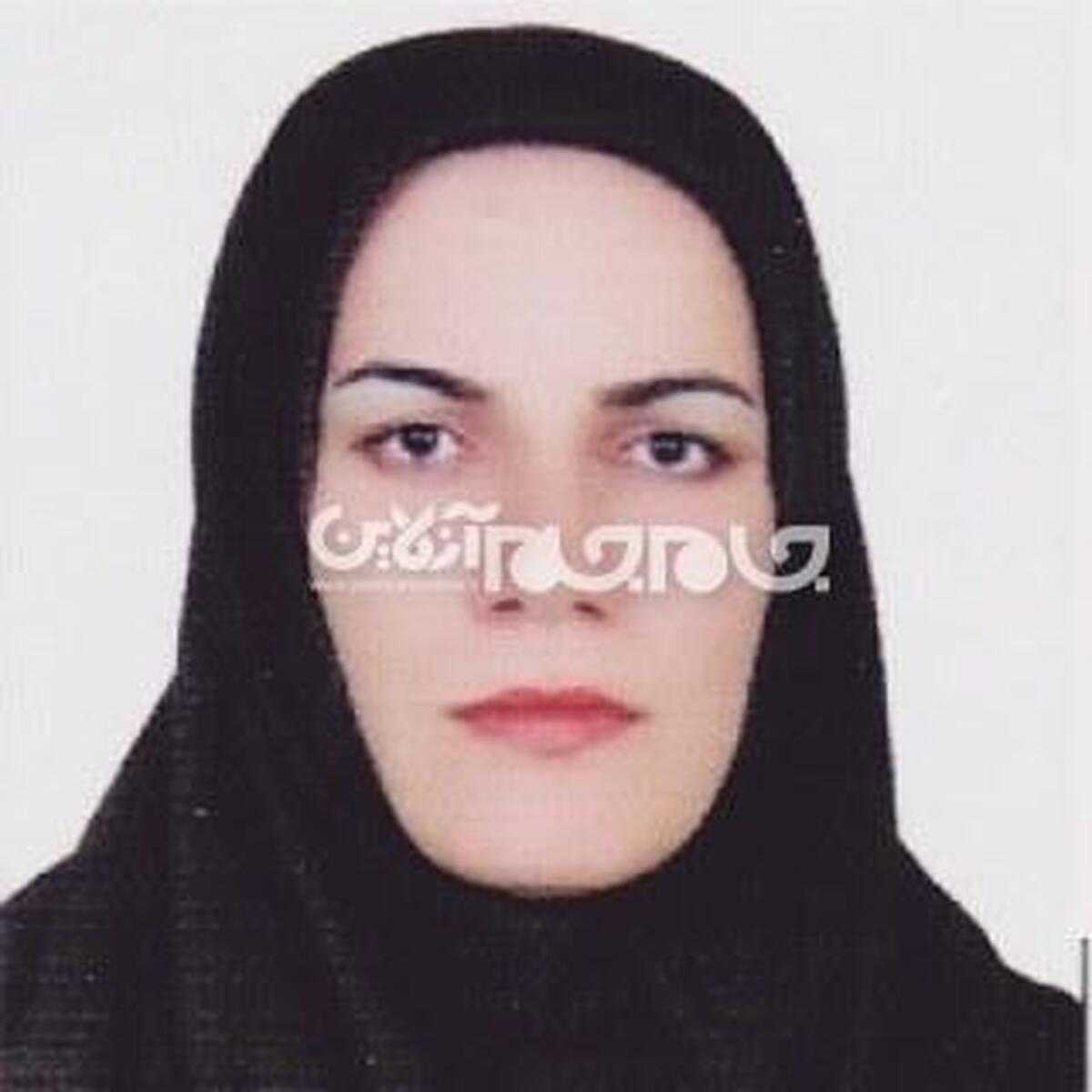 خورموج در این گذار تاریخی، هم‌زمان حامل دستاوردهایی ارزشمند و نشانه‌هایی از فرسایش است. آنچه همچنان تداوم یافته، سرمایه‌هایی است که به‌سادگی از میان نمی‌روند. همبستگی اجتماعی و روح جمعی، هنوز یکی از ستون‌های نامرئی شهر است؛ پیوندی که در بزنگاه‌های اجتماعی، آیینی و عاطفی خود را آشکار می‌کند. آیین‌ها و مناسک مذهبی و اجتماعی، همچنان فعال‌اند و نقش مهمی در حفظ پیوندهای جمعی ایفا می‌کنند. فرهنگ شفاهی، موسیقی محلی، شروه‌ها و گویش دشتی، هرچند نسبت به گذشته کمرنگ‌تر شده‌اند، اما هنوز به‌کلی از حیات شهر رخت برنبسته‌اند