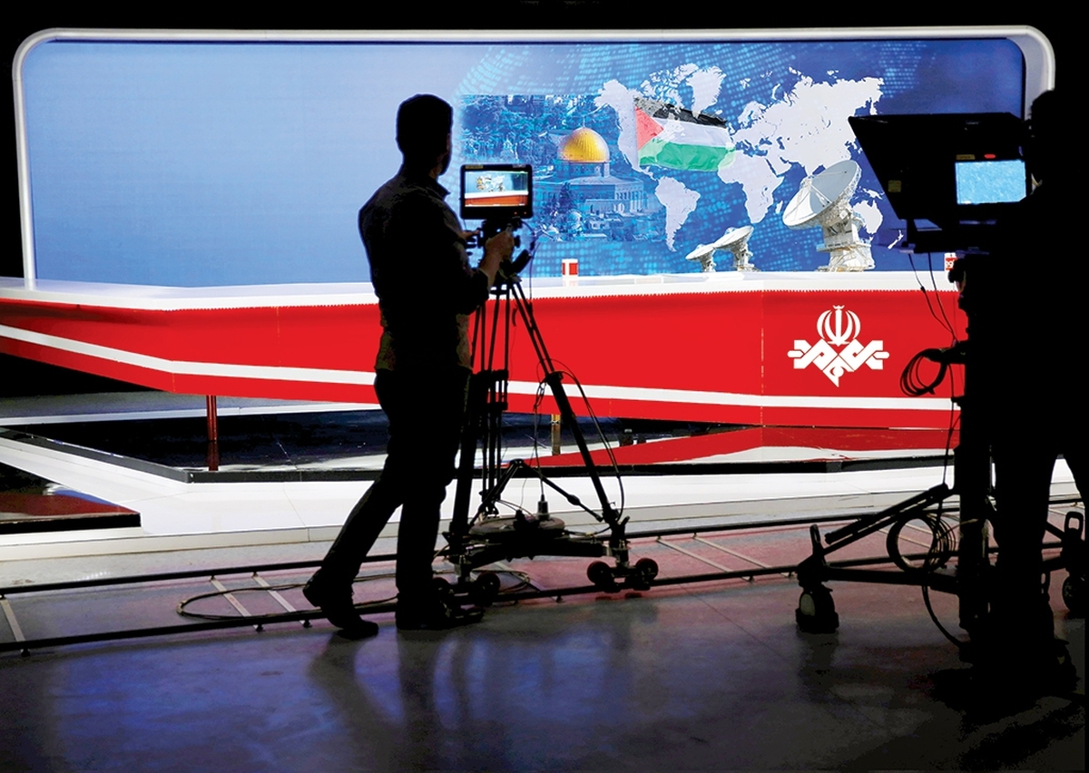 راه‌اندازی شبکه عبری‌زبان، که طبق مصوبه شورای عالی انقلاب فرهنگی بر عهده صداوسیماست، یکی از مؤثرترین سلاح‌های دیپلماسی رسانه‌ای ایران است. این شبکه فرصتی استثنایی است تا در دل جنگ تبلیغاتی رژیم‌صهیونیستی و رسانه‌های غربی، صدای حق مستقیما به گوش میلیون‌ها عبری‌زبان برسد و روایت واقعی از ایران، فلسطین و مقاومت به‌جای روایت تحریف‌شده دشمن بنشیند.