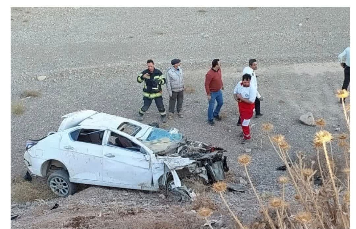 اورژانس استان تهران اعلام کرد؛ بامداد امروز (۴ آذر ۱۴۰۴) در ساعت ۰۱:۰۳ حادثه تصادف میان دو خودروی سواری دنا» در خیابان طارمی شاد آباد به مرکز پیام اورژانس اعلام شد.