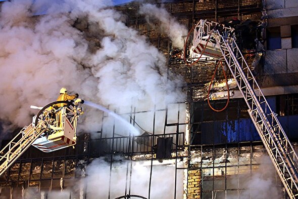 آتش‌ سوزی در پاساژ دو طبقه صادقیه