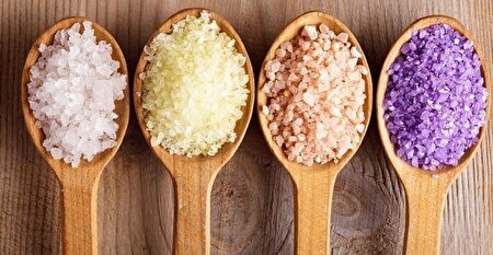 هشدار درباره نمک‌های رنگی با ادعا‌ی درمانی غیرعلمی