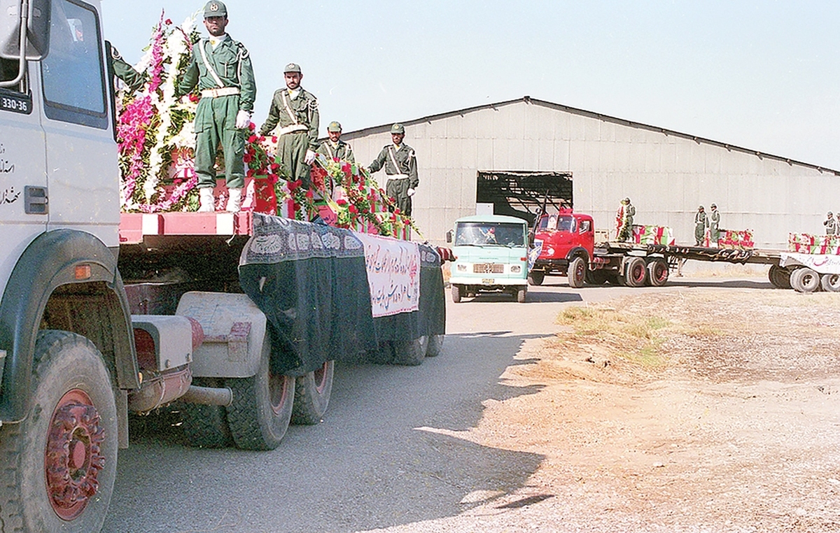 معراج شهدای اندیمشک که سال ۱۳۶۱ تأسیس شده بود و بعد از دوران دفاع‌مقدس فقط یک بار سال ۱۳۷۳ برای تجهیز شهدای تفحص شده عملیات خیبر مورد استفاده قرار گرفت، بعد از ۳۰ سال برای برگزاری مراسم یادبود شهدای عاشورای ۴ آذر اندیمشک به روی مردم و خانواده شهدا و ایثارگران بازگشایی شد.حبیب‌الله تاجیک، مسئول معراج شهدای اندیمشک،نحوه راه‌اندازی این معراج را این‌گونه روایت می‌کند.