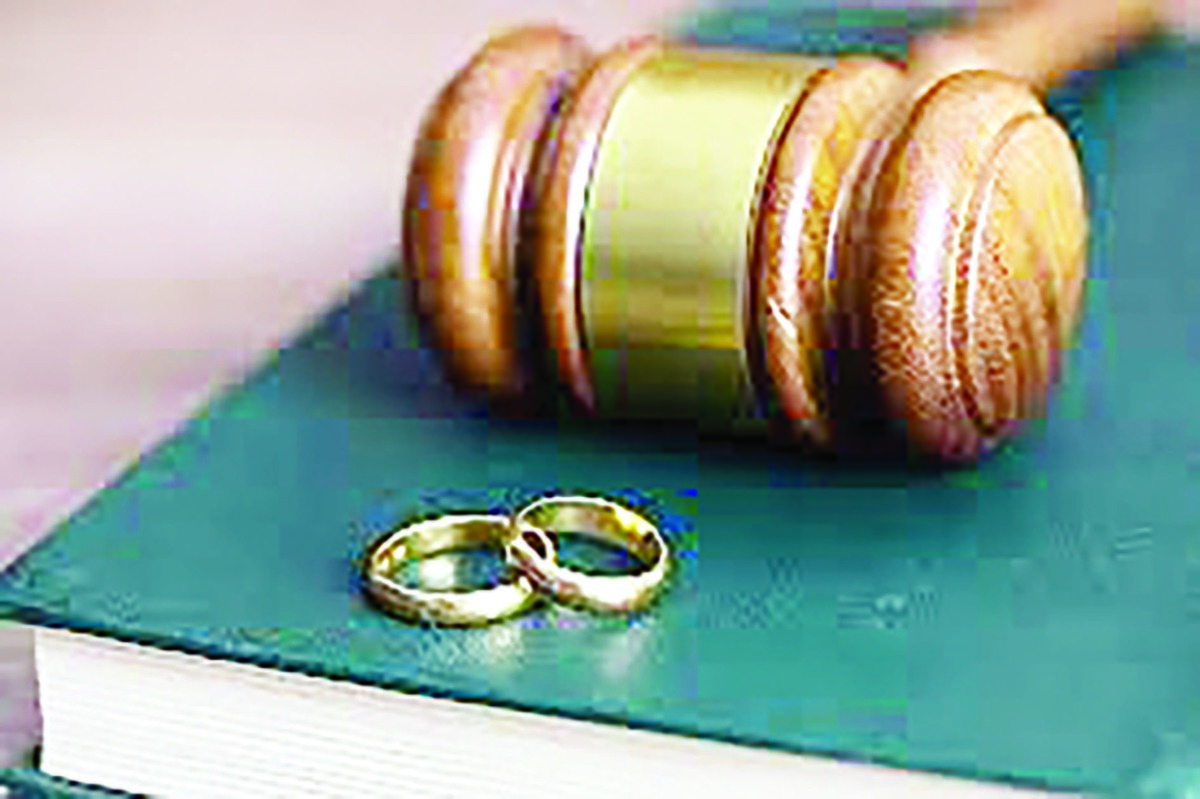 زن جوان وقتی فهمید شوهرش، چند‌سال قبل، مدتی در بیمارستان روانی تحت درمان بوده و دارو مصرف می‌کرده، تصمیم گرفت به زندگی مشترک یک‌ساله‌‌اش برای همیشه پایان دهد. این زن از این‌که شوهرش بیماری روانی داشته باشد، می‌ترسید و به‌همین‌دلیل هفته گذشته درخواست طلاق خود را ارائه کرد.