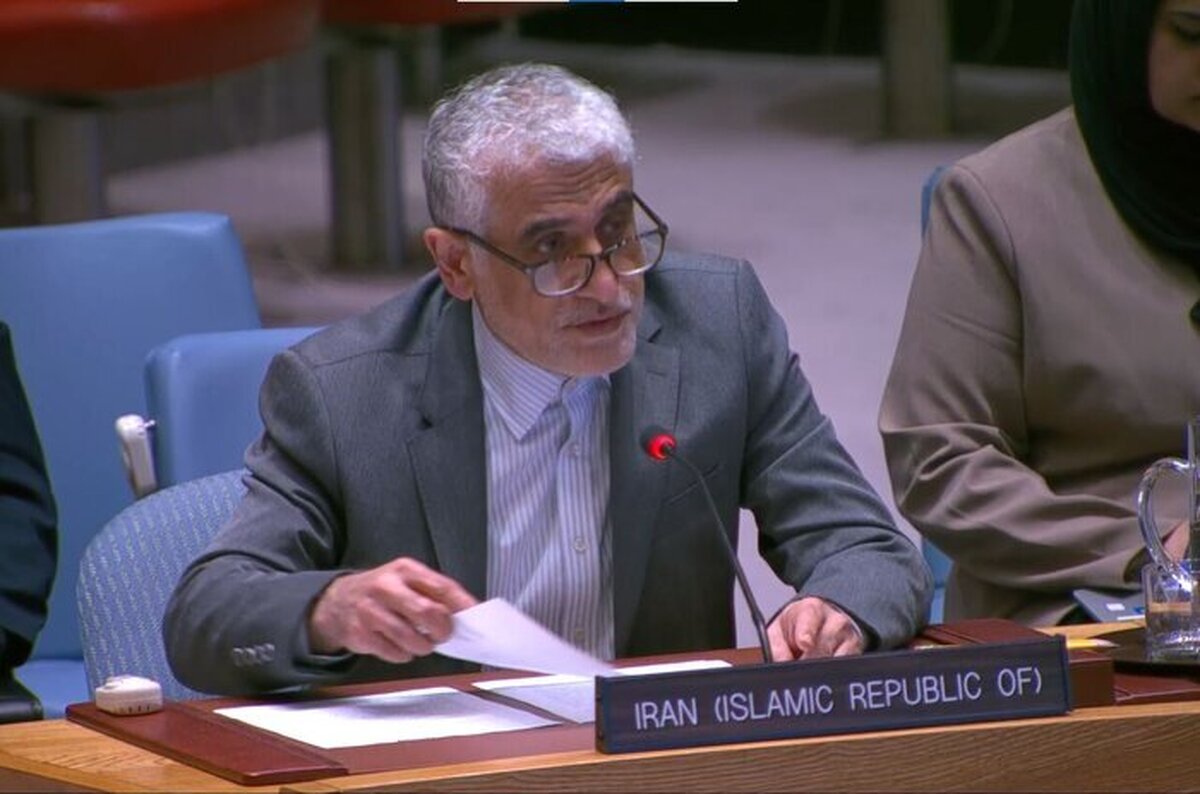 سفیر و نماینده دائم ایران در سازمان ملل متحد در نامه ای به شورای امنیت در خصوص اعتراف آمریکا به نقش محوری و عملیاتی در تجاوز رژیم صهیونیستی علیه کشورمان گفت: جمهوری اسلامی ایران حق کامل و غیرقابل‌تردید خود را برای پیگیری از طریق تمامی مسیرهای حقوقی در دسترس به‌منظور ایجاد سازوکار پاسخگویی نسبت به مسوولان و نیز تامین جبران کامل همه خسارات و زیان‌های وارده ناشی از این فعل بین‌المللی متخلفانه، محفوظ می‌دارد.