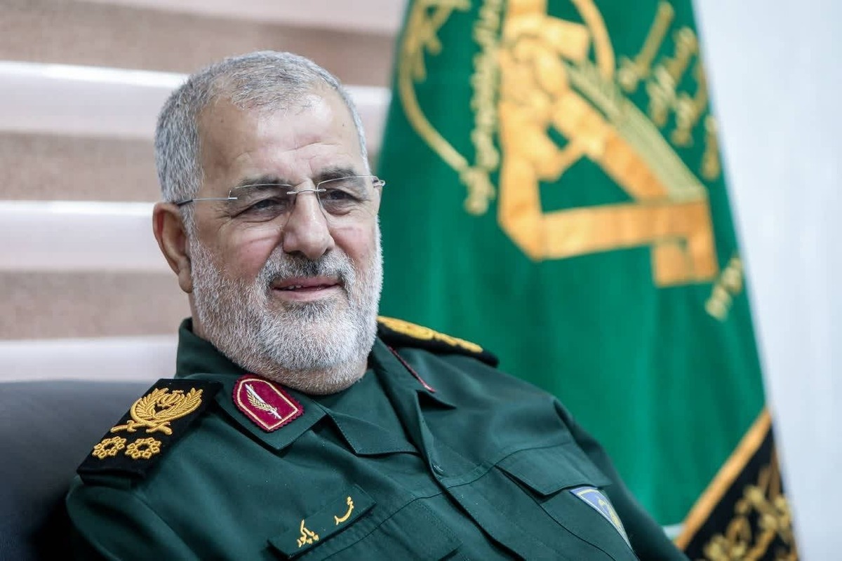 سرلشکر پاکپور، فرمانده کل سپاه گفت، اکنون می‌بینید که هرگاه اتفاقی مانند سیل، زلزله یا بمباران رخ می‌دهد، سپاه به عنوان نهاد اصلی در کمک به مردم در آواربرداری و دیگر عرصه‌ها وارد عمل می‌شود و مردم از ما توقع دارند و ما باید خود را برای کمک به آنها در تمام زمینه‌ها آماده کنیم.