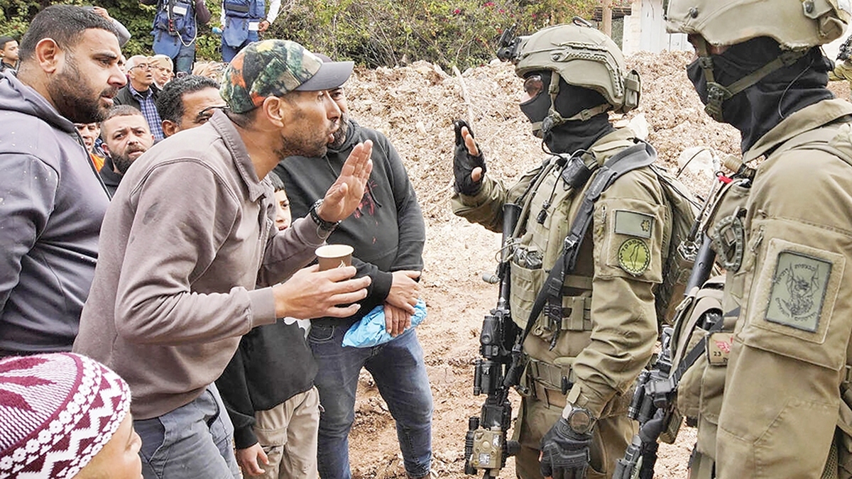 تجاوز بی‎رحمانه ارتش اشغالگرقدس به نواحی شمال کرانه باختری باهدف امحای جان و مال مردم فلسطین به نقطه اوج خود رسیده است. با ورود صهیونیست‌ها به این منطقه، روزنامه عبری یدیعوت آحارونوت گزارش داده که سه تیپ ارتش اسرائیل شامل «مناشه»، «شومرون» و نیروهای «کماندو» در عملیات گسترده طوباس مشارکت داشته‌اند. همزمان ارتش شروع به بستن جاده‌های اصلی استان کرده تا سیطره کامل خود را تحکیم کند.