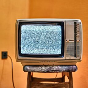 پلی میان واقعیت‌های پشت‌پرده و روایت‌های تلویزیونی