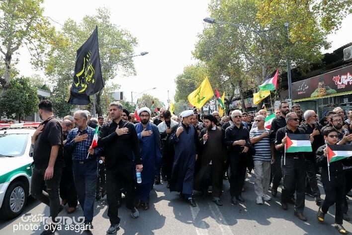 پیاده روی دلدادگان اربعین حسینی در گرگان 
پیاده روی و عزاداری دلدادگان اربعین حسینی با حضور عاشقان اباعبدالله حسین در روز اربعین در گرگان انجام شد.

عکاس: علیا عسگری