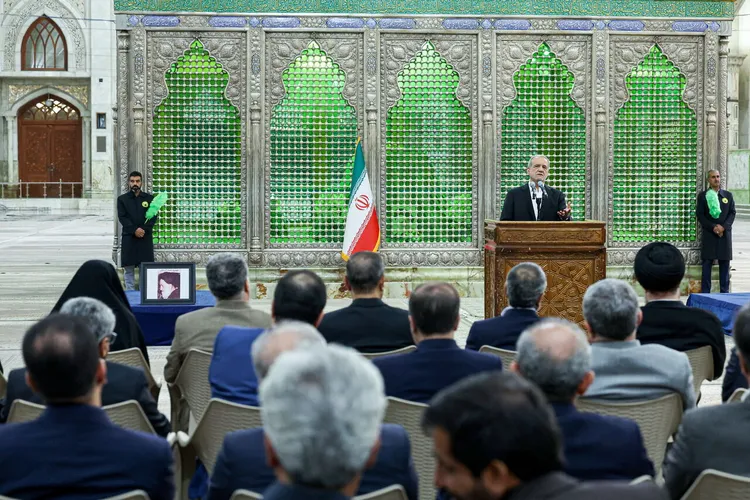 تجدید میثاق رئیس جمهور با آرمان‌های امام راحل