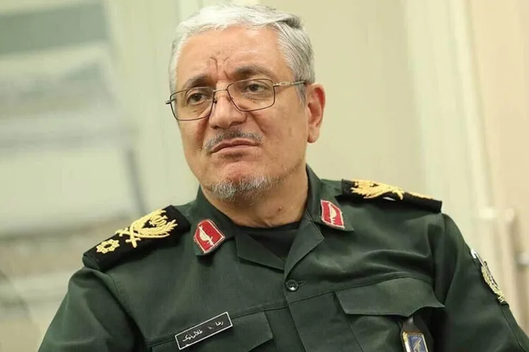 طلایی‌نیک: نیروهای مسلح ظرفیت بالایی برای عبور از بحران دارند