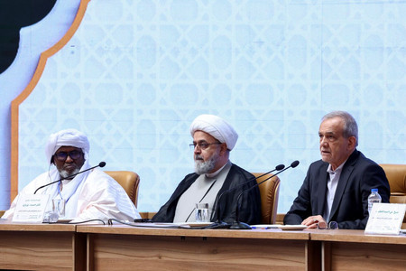رهبر شهید، وحدت را اصلی راهبردی برای امت اسلامی می‌دانستند